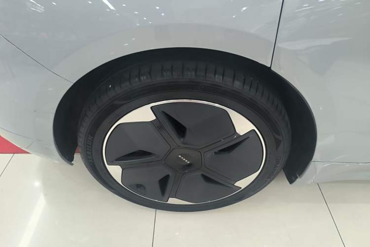 Used Zeekr 001 2022 Long-Range Dual-Motor WE Edition Right Rear Wheel Hub
