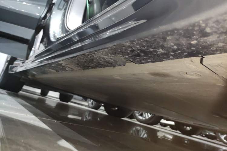 Used Zeekr 001 2022 Long-Range Dual-Motor WE Edition Right Side Sill