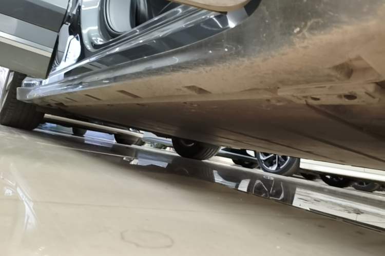 Used Zeekr 001 2022 Ultra-Long Range Single-Motor WE Version Right Side Sill