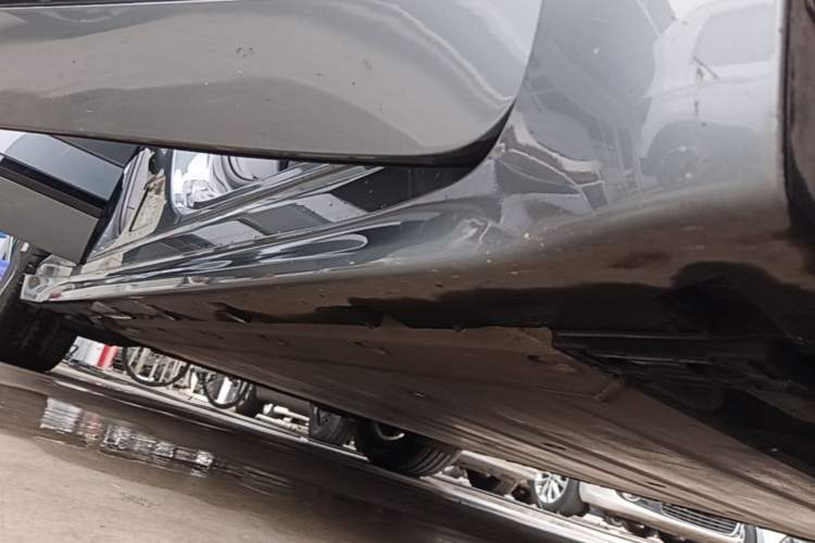 Used Zeekr 001 2022 Long-Range Dual-Motor WE Edition Right Side Sill