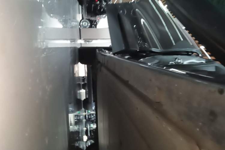 Used Zeekr 001 2022 Ultra-Long Range Dual-Motor YOU Version Right Side Sill