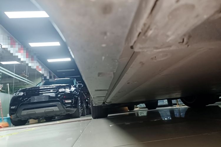 Used Zeekr 001 2022 Ultra-Long Range Single-Motor WE Version Right Side Sill