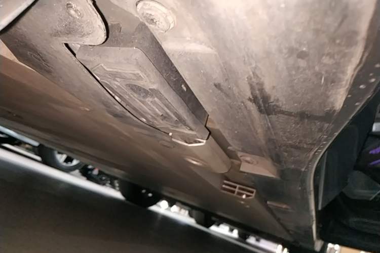 Used Zeekr 001 2022 Long-Range Dual-Motor WE Edition Right Side Sill