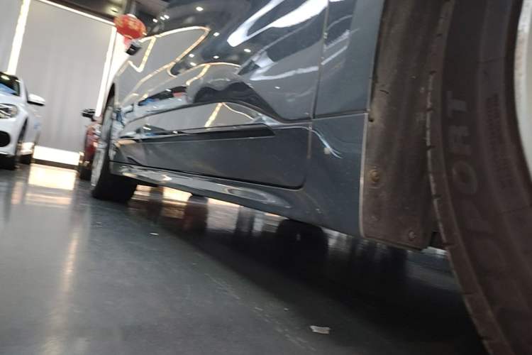 Used Zeekr 001 2022 Long-Range Dual-Motor WE Edition Right Side Sill