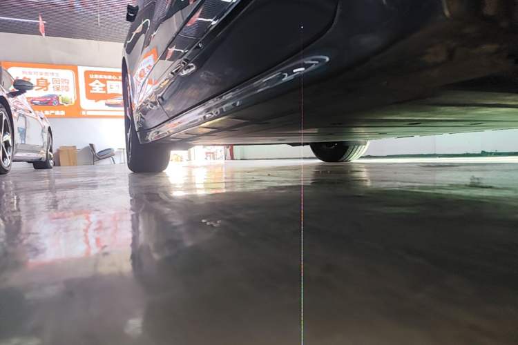 Used Zeekr 001 2022 Long-Range Dual-Motor WE Edition Right Side Sill