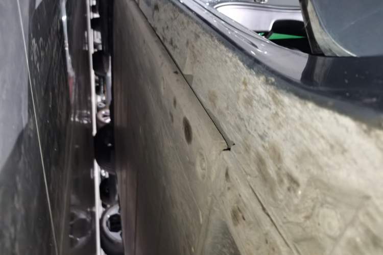 Used Zeekr 001 2022 Long-Range Dual-Motor WE Edition Right Side Sill