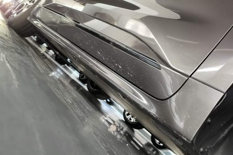 Used Zeekr 001 2022 Long-Range Dual-Motor WE Edition Right Side Sill