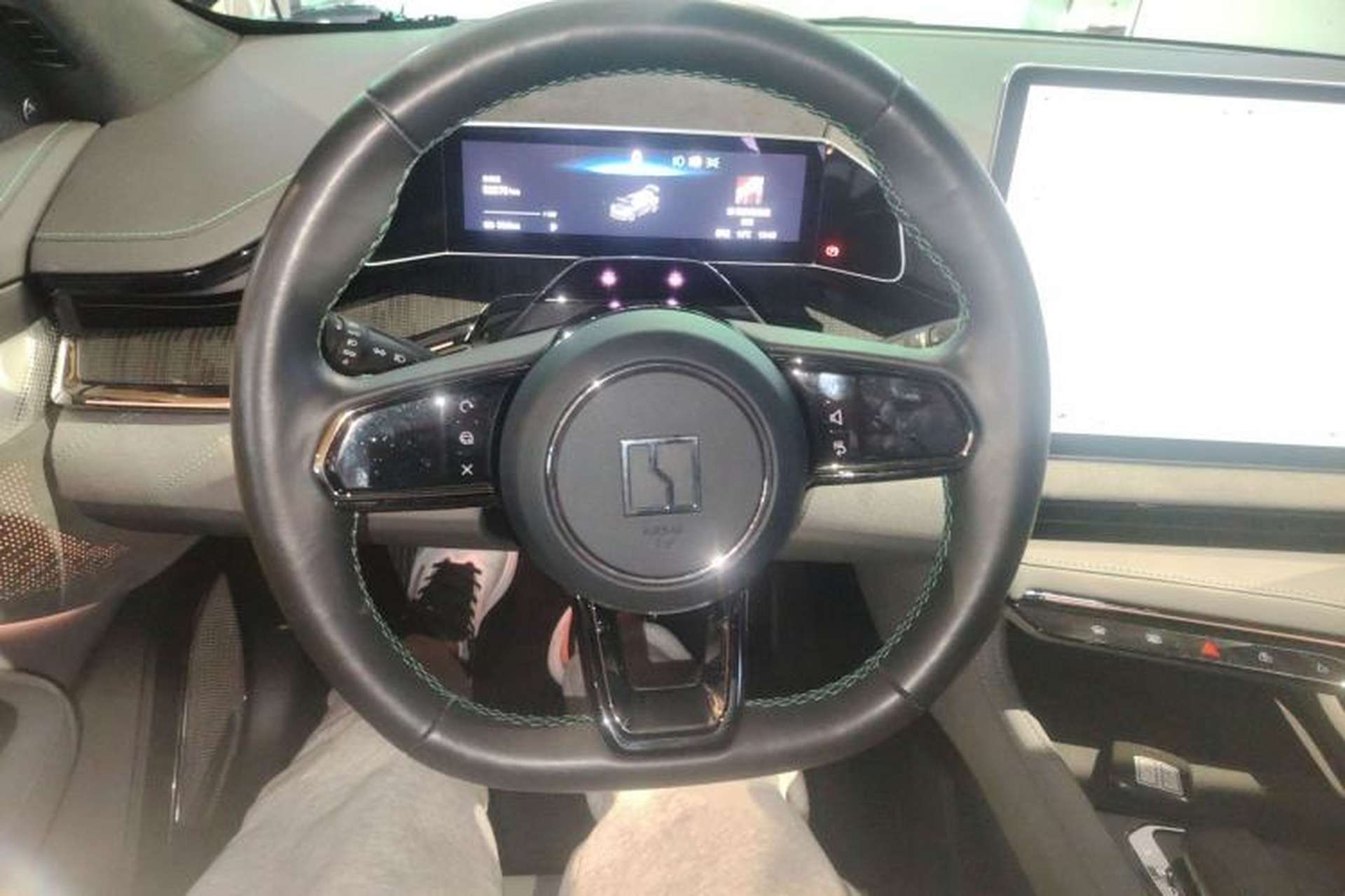 Used Zeekr 001 2022 Ultra-Long Range Dual-Motor YOU Version Steering Wheel