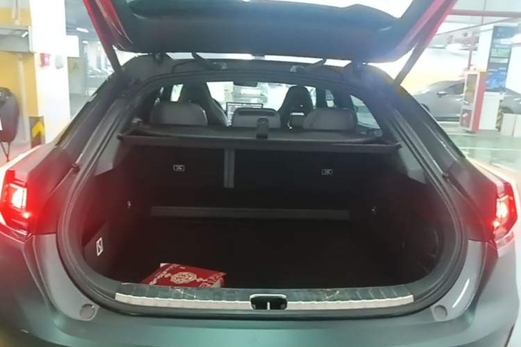 Used Zeekr 001 2022 Long-Range Dual-Motor WE Edition Trunk