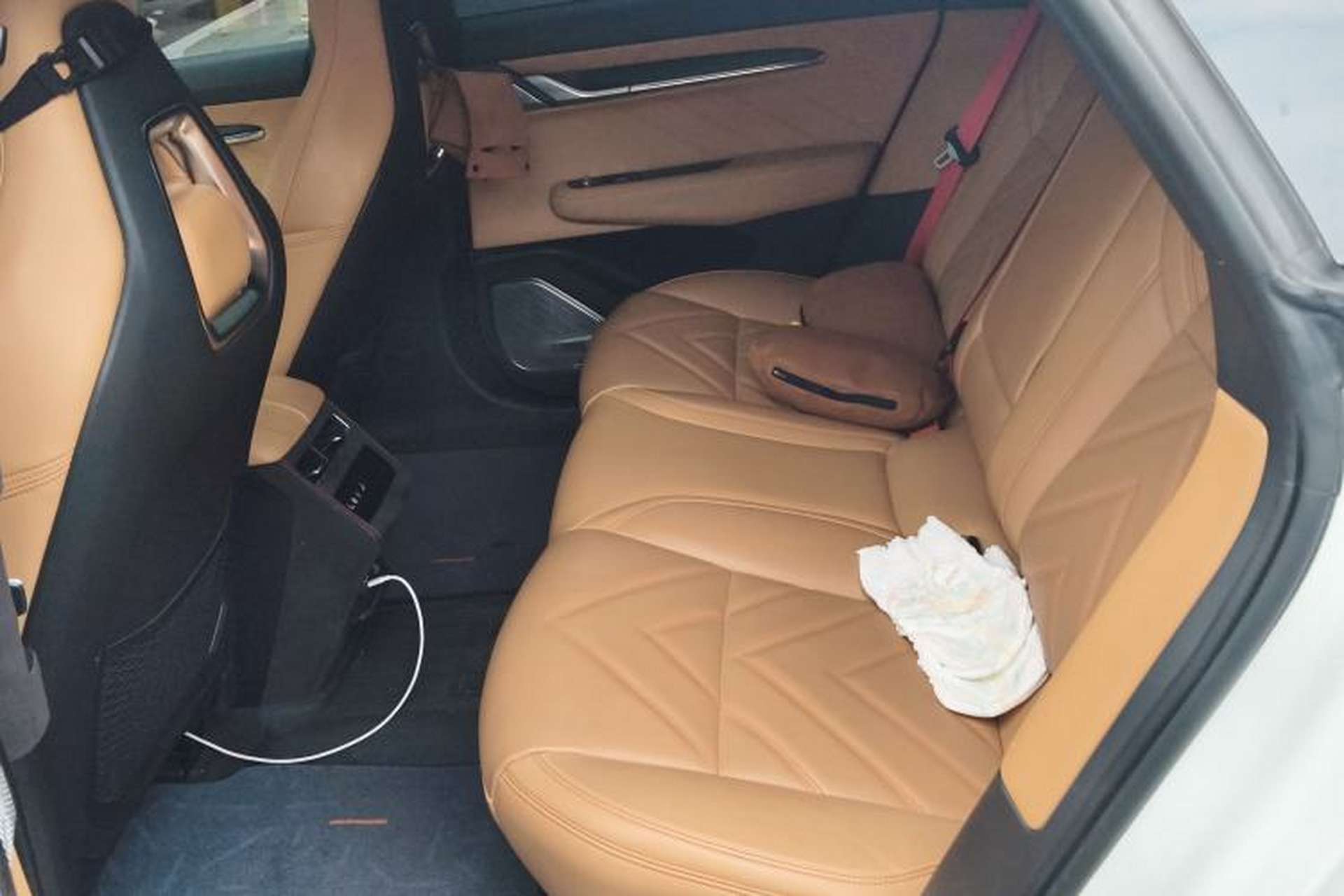 Used Zeekr 001 2022 Ultra-Long Range Dual-Motor YOU Version Interior 4