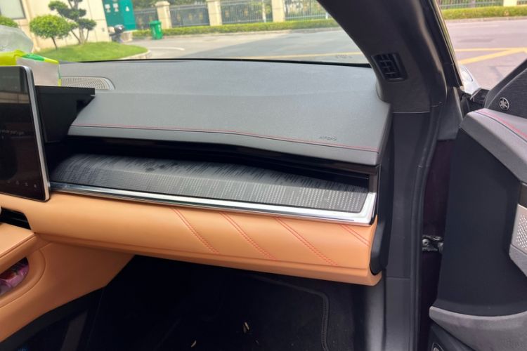 Used Zeekr 001 2022 Ultra-Long Range Dual-Motor YOU Version Interior 11