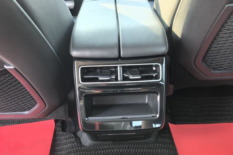 Used Zeekr 001 2022 Ultra-Long Range Dual-Motor ME Version Interior 7