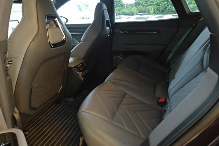 Used Zeekr 001 2022 Ultra-Long Range Dual-Motor YOU Version Left Rear Seat