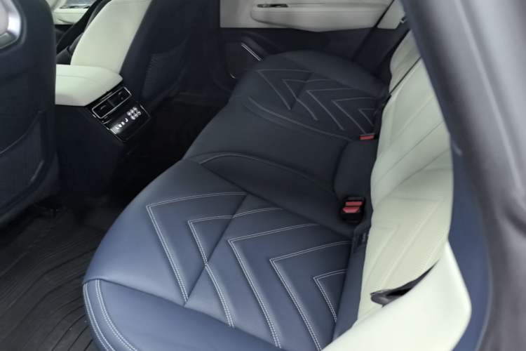 Used Zeekr 001 2022 Ultra-Long Range Dual-Motor YOU Version Left Rear Seat