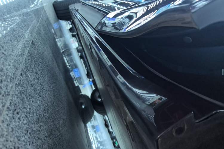Used Zeekr 001 2022 Ultra-Long Range Dual-Motor YOU Version Left Side Sill