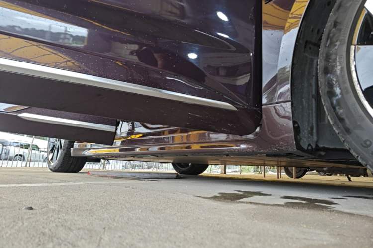 Used Zeekr 001 2022 Ultra-Long Range Dual-Motor YOU Version Right Side Sill