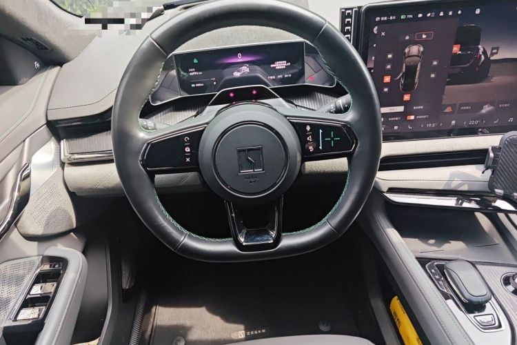 Used Zeekr 001 2022 Ultra-Long Range Dual-Motor YOU Version Steering Wheel