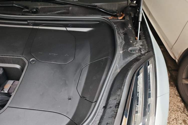 Used Zeekr 001 2022 Long-Range Dual-Motor WE Edition Engine Bay Left