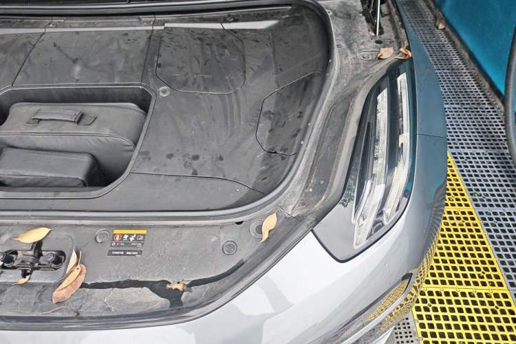 Used Zeekr 001 2022 Long-Range Dual-Motor WE Edition Engine Bay Left