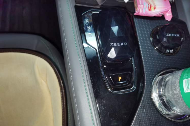 Used Zeekr 001 2022 Ultra-Long Range Dual-Motor ME Version Gear Lever