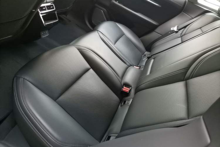 Used Zeekr 001 2022 Ultra-Long Range Dual-Motor ME Version Left Rear Seat