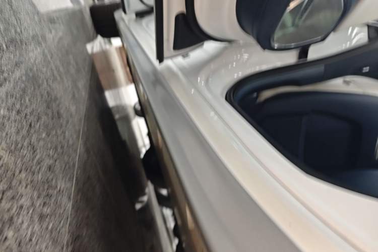 Used Zeekr 001 2022 Ultra-Long Range Dual-Motor YOU Version Left Side Sill