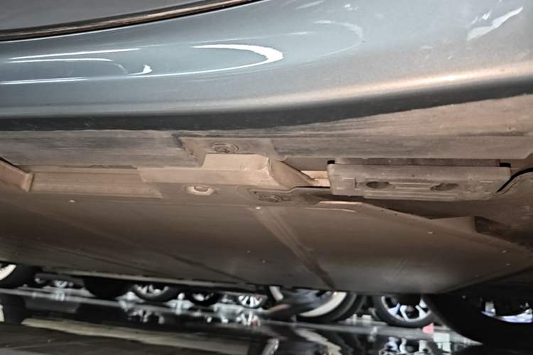 Used Zeekr 001 2022 Ultra-Long Range Dual-Motor YOU Version Left Side Sill