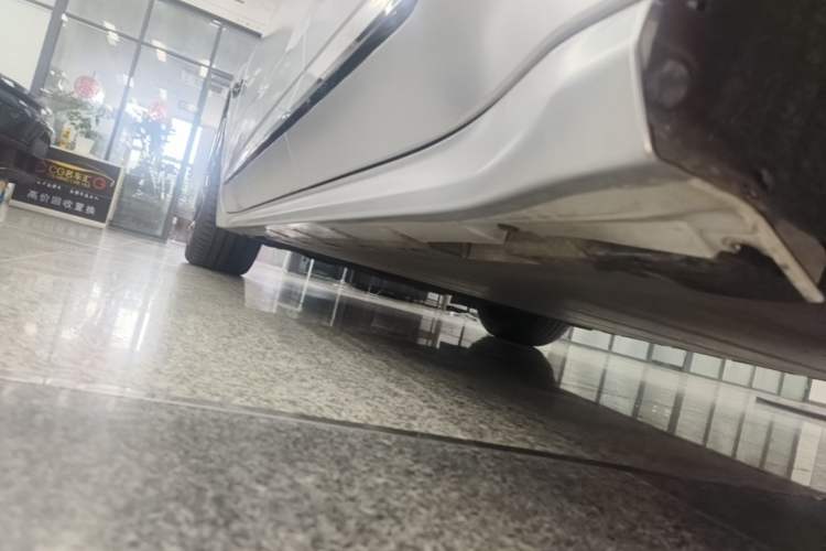 Used Zeekr 001 2022 Ultra-Long Range Dual-Motor YOU Version Left Side Sill