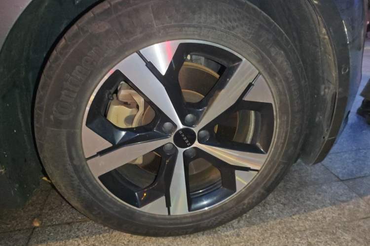 Used Zeekr 001 2022 Long-Range Dual-Motor WE Edition Right Front Wheel Hub