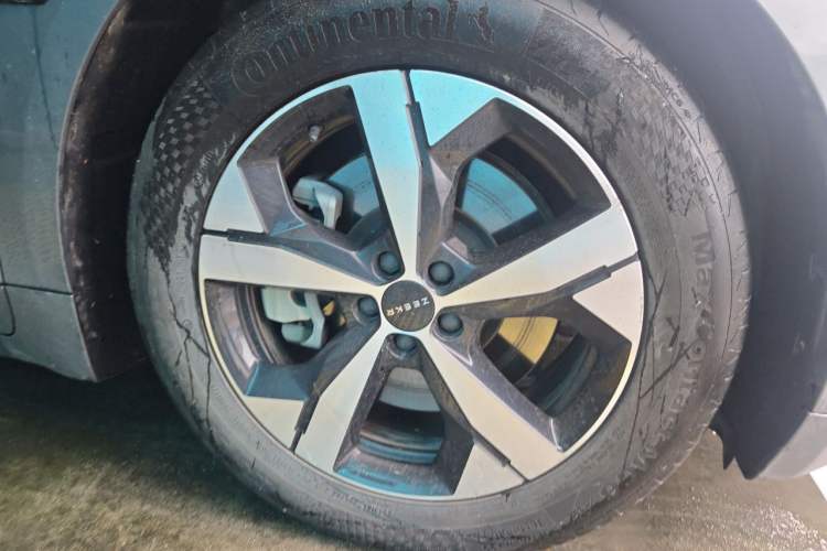 Used Zeekr 001 2022 Long-Range Dual-Motor WE Edition Right Front Wheel Hub