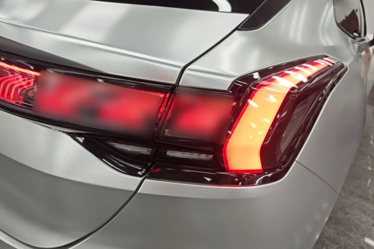 Used Zeekr 001 2022 Ultra-Long Range Dual-Motor YOU Version Right Rear Taillight