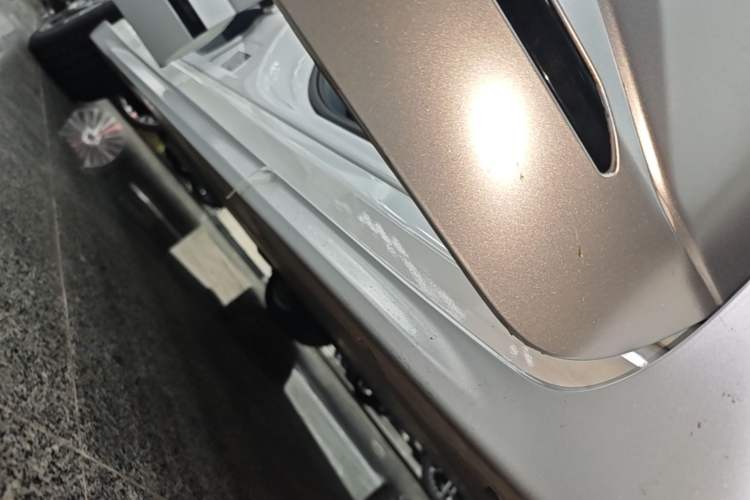 Used Zeekr 001 2022 Ultra-Long Range Dual-Motor YOU Version Right Side Sill