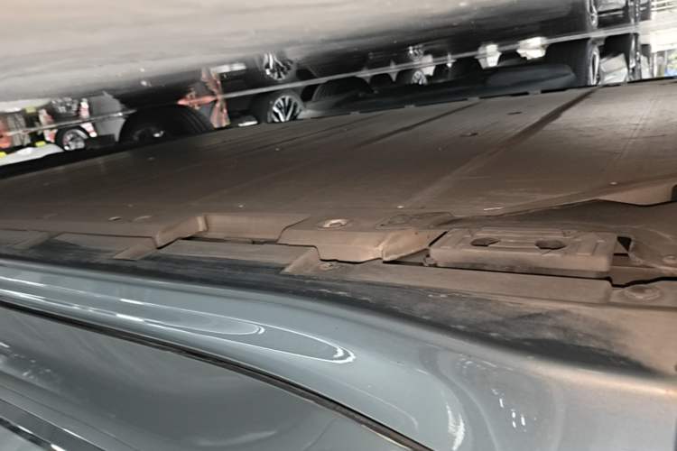 Used Zeekr 001 2022 Ultra-Long Range Dual-Motor YOU Version Right Side Sill