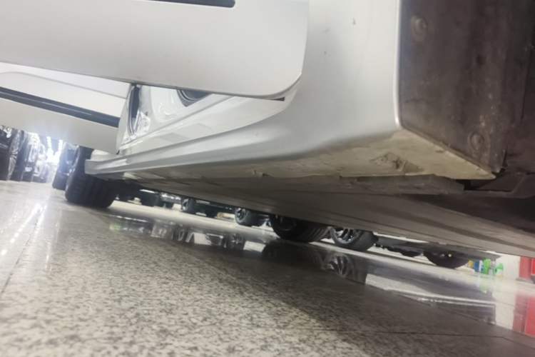 Used Zeekr 001 2022 Ultra-Long Range Dual-Motor YOU Version Right Side Sill