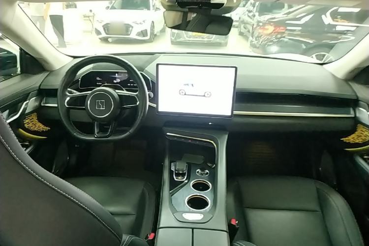 Used Zeekr 001 2022 Long-Range Dual-Motor WE Edition Center Console