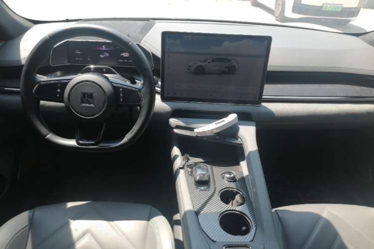Used Zeekr 001 2022 Long-Range Dual-Motor WE Edition Center Console