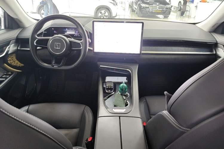 Used Zeekr 001 2022 Long-Range Dual-Motor WE Edition Center Console