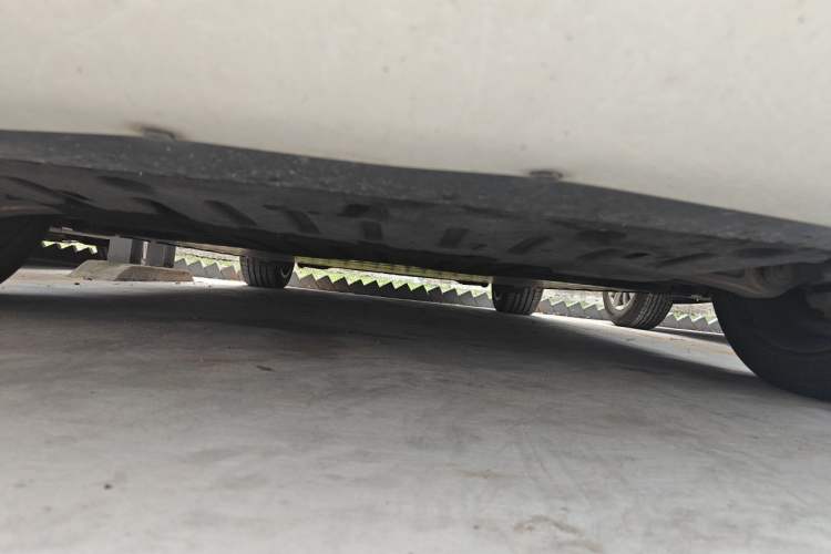Used Zeekr 001 2022 Ultra-Long Range Dual-Motor YOU Version Chassis Front