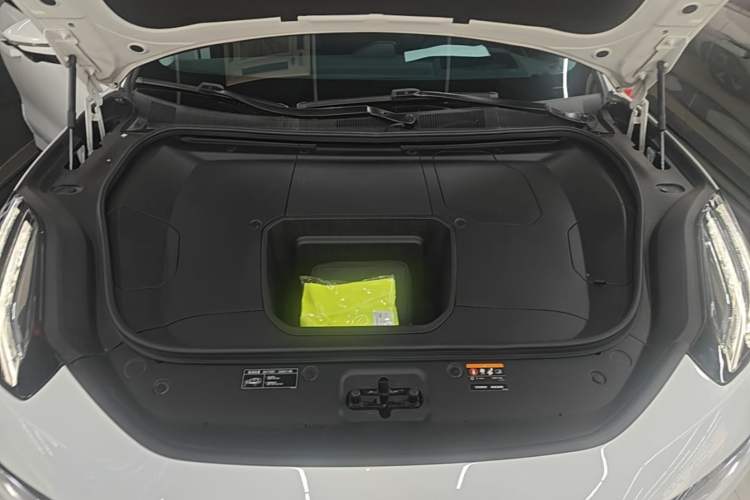 Used Zeekr 001 2022 Long-Range Dual-Motor WE Edition Engine Bay