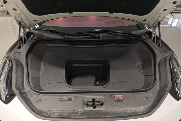 Used Zeekr 001 2022 Ultra-Long Range Dual-Motor YOU Version Engine Bay