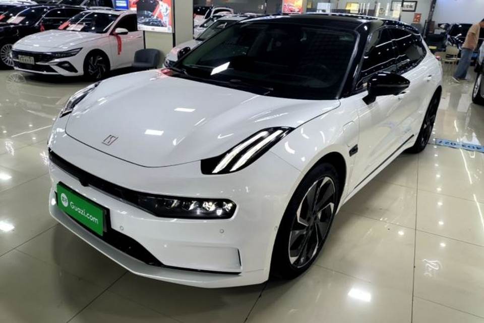 Zeekr 001 2022