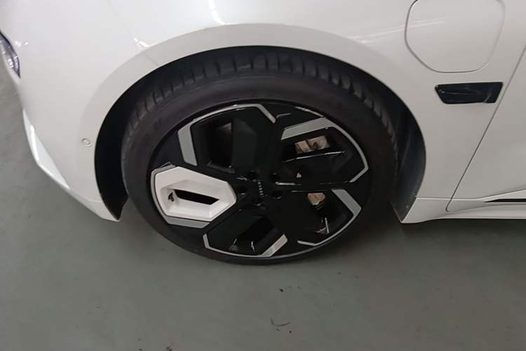 Used Zeekr 001 2022 Ultra-Long Range Dual-Motor ME Version Exterior 4
