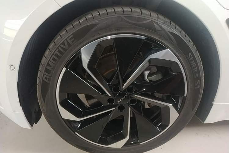 Used Zeekr 001 2022 Long-Range Dual-Motor WE Edition Exterior 4