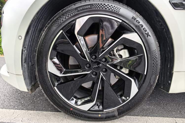 Used Zeekr 001 2022 Long-Range Dual-Motor WE Edition Exterior 6
