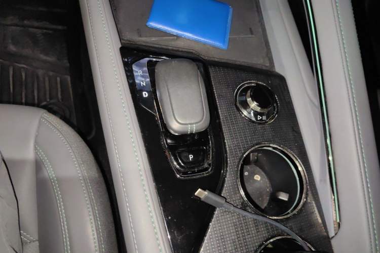 Used Zeekr 001 2022 Long-Range Dual-Motor WE Edition Gear Lever