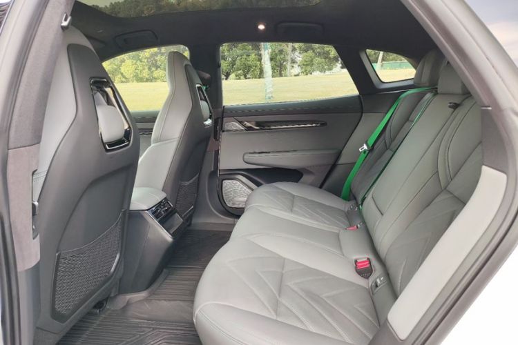 Used Zeekr 001 2022 Long-Range Dual-Motor WE Edition Interior 1