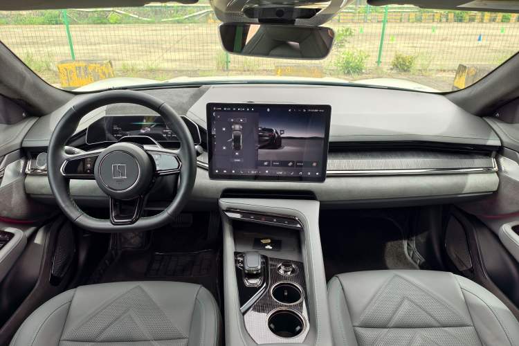 Used Zeekr 001 2022 Ultra-Long Range Dual-Motor ME Version Interior 1
