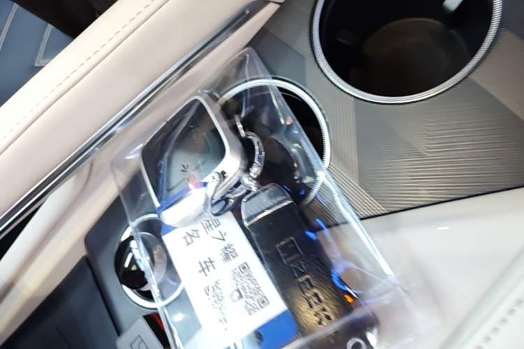 Used Zeekr 001 2022 Ultra-Long Range Dual-Motor YOU Version Interior 1