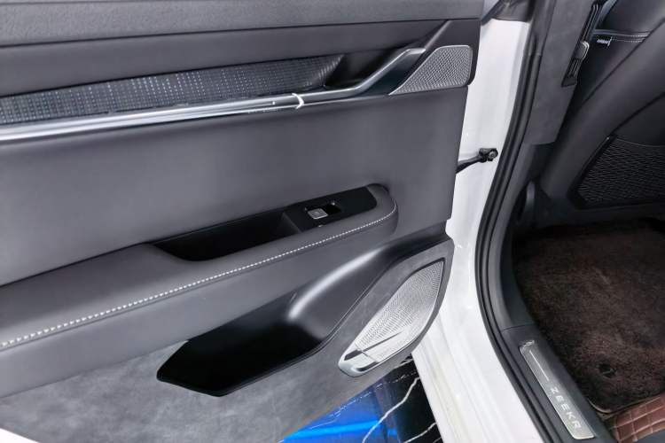 Used Zeekr 001 2022 Long-Range Dual-Motor WE Edition Interior 10