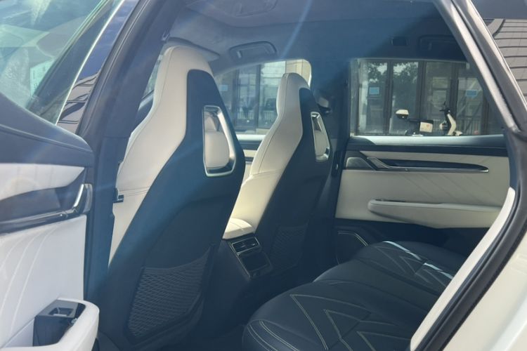 Used Zeekr 001 2022 Long-Range Dual-Motor WE Edition Interior 2